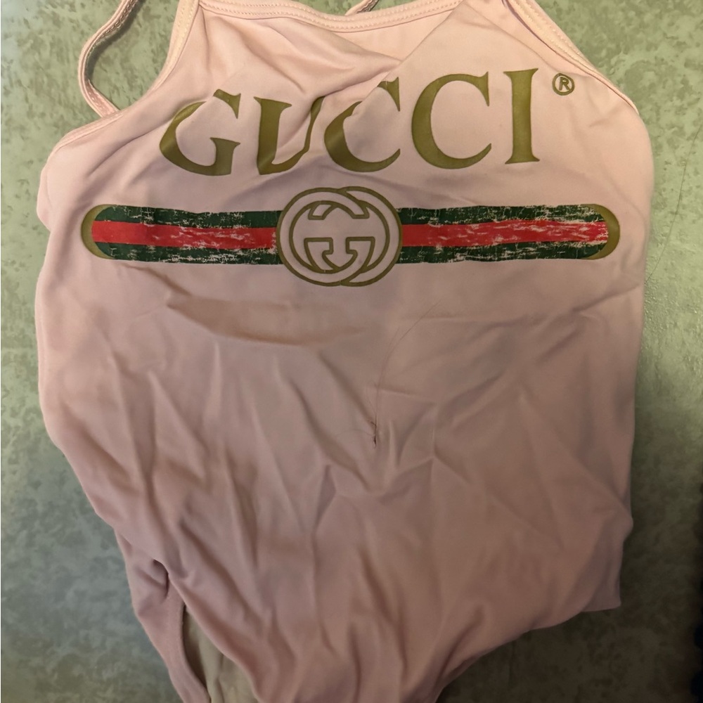 Gucci Pink Little Girl’s size 5t with Iconic GG Logo